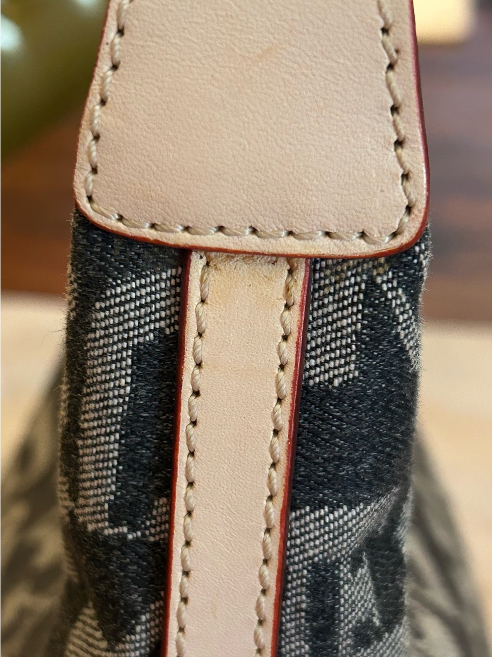 Dooney & Bourke Hearts & Stars Hobo Shoulder Bag Made in Italy Dark Blue & Cream - Picture 12 of 16